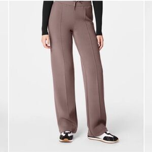 NEW Spanx Air Essentials Luxe Straight Leg Pants Smoke Size Small